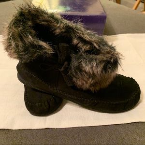 Madden GirlFinn style black moccasins boots